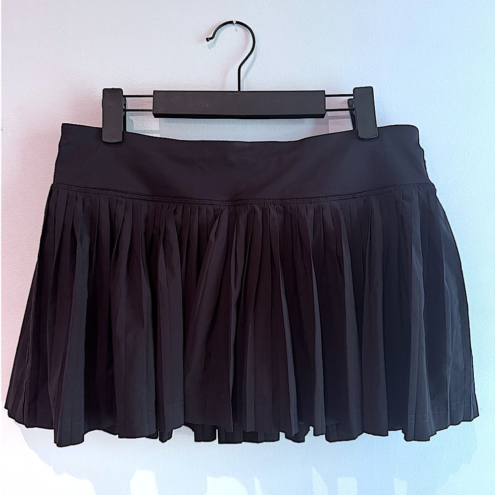 Lululemon Pleat To Street Skirt - Black - Size 8 - EUC